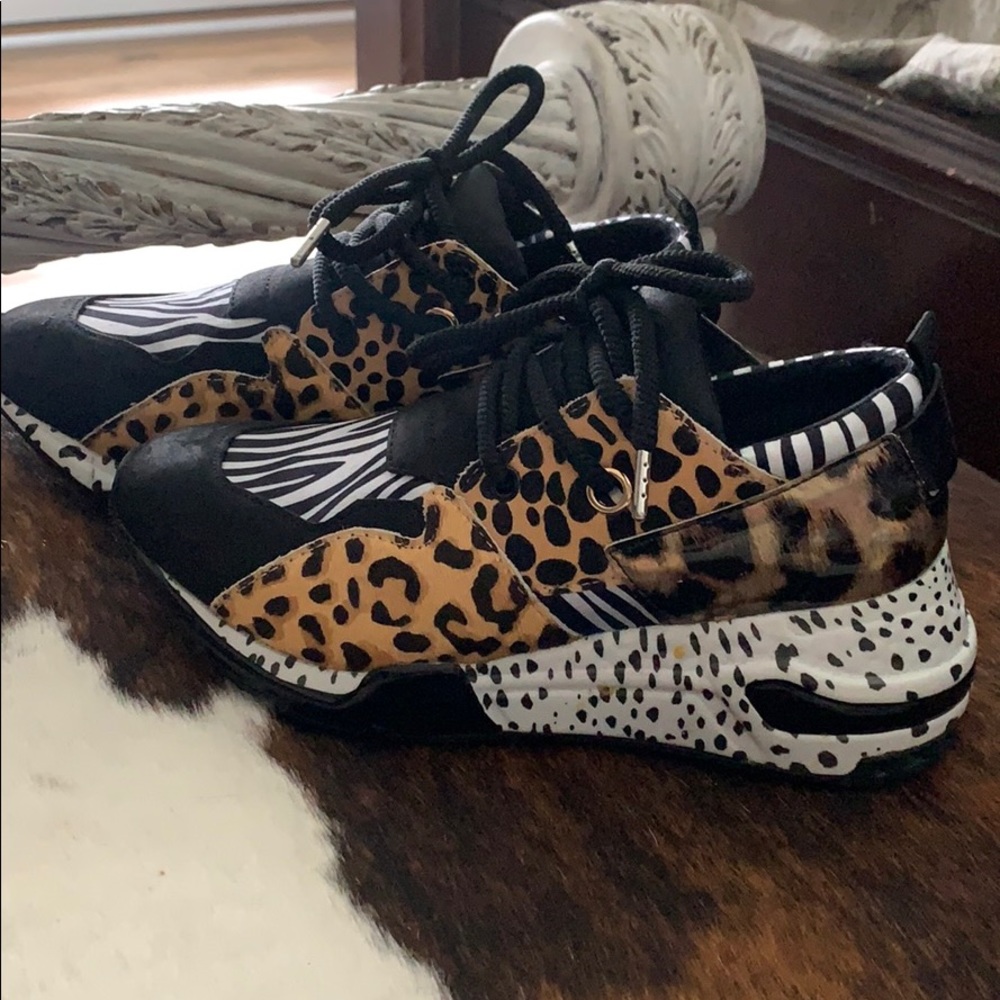 Steve Madden tennis shoes